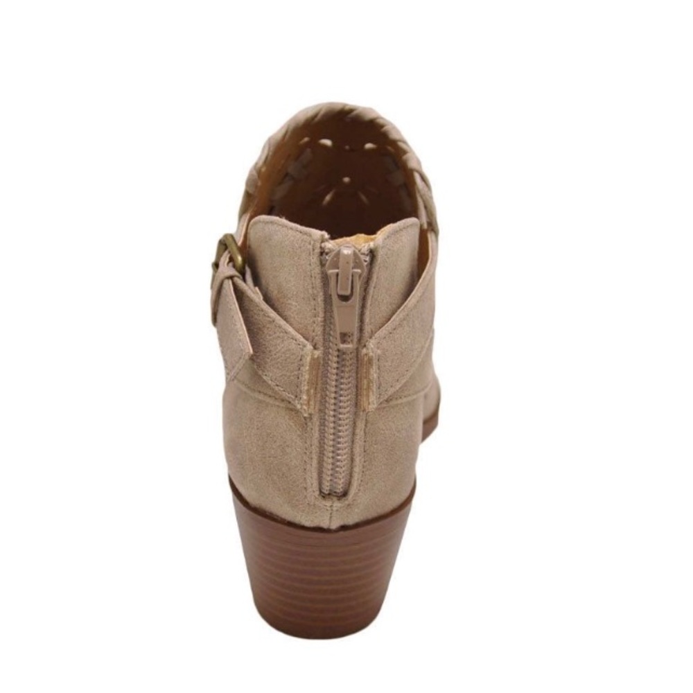 🔥CLEARANCE🔥SIZE 6 Taupe Bootie - Picture 5 of 7